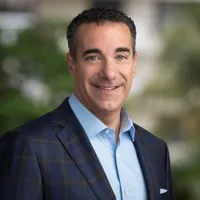 Josh Greenwald headshot